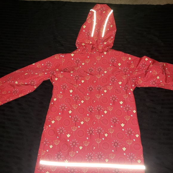 MEC Child's Rain Jacket - Picture 8 of 8